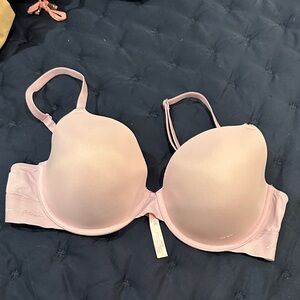 VS Pink brand lavender Women's Bra
